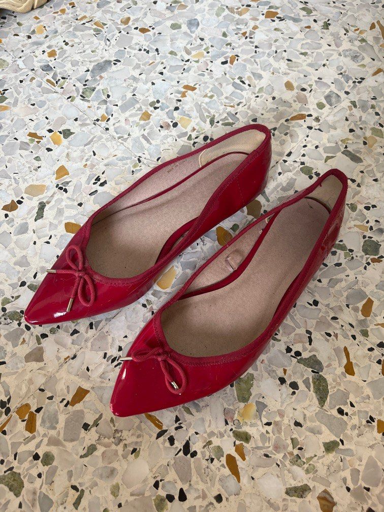 Christmas flats 2025