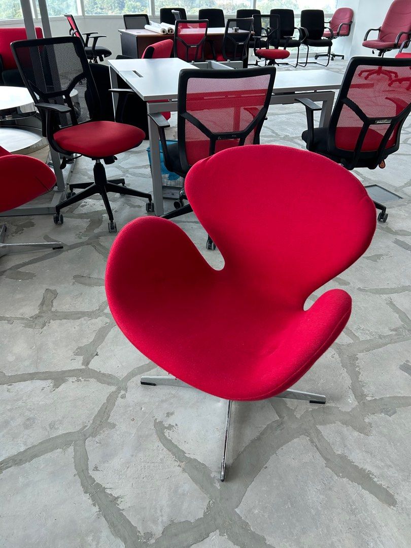 Revolving deals lounge chair