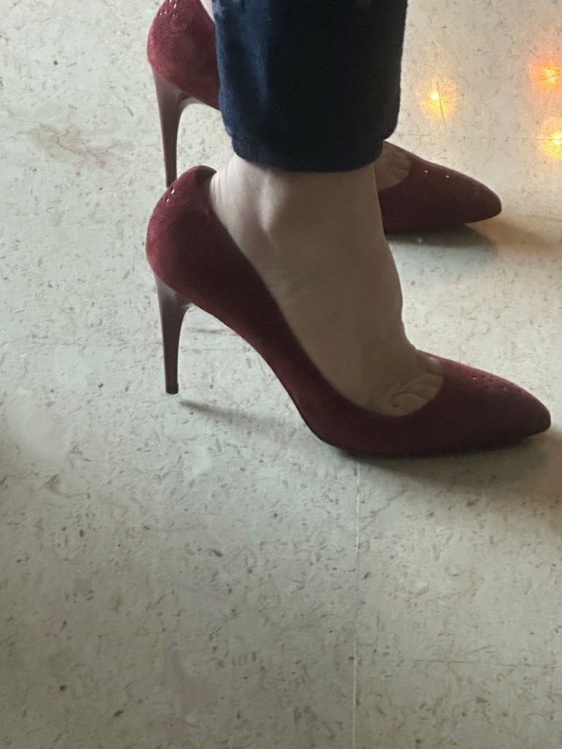 ROGER VIVIER Suede Maroon Color Heels Size 39