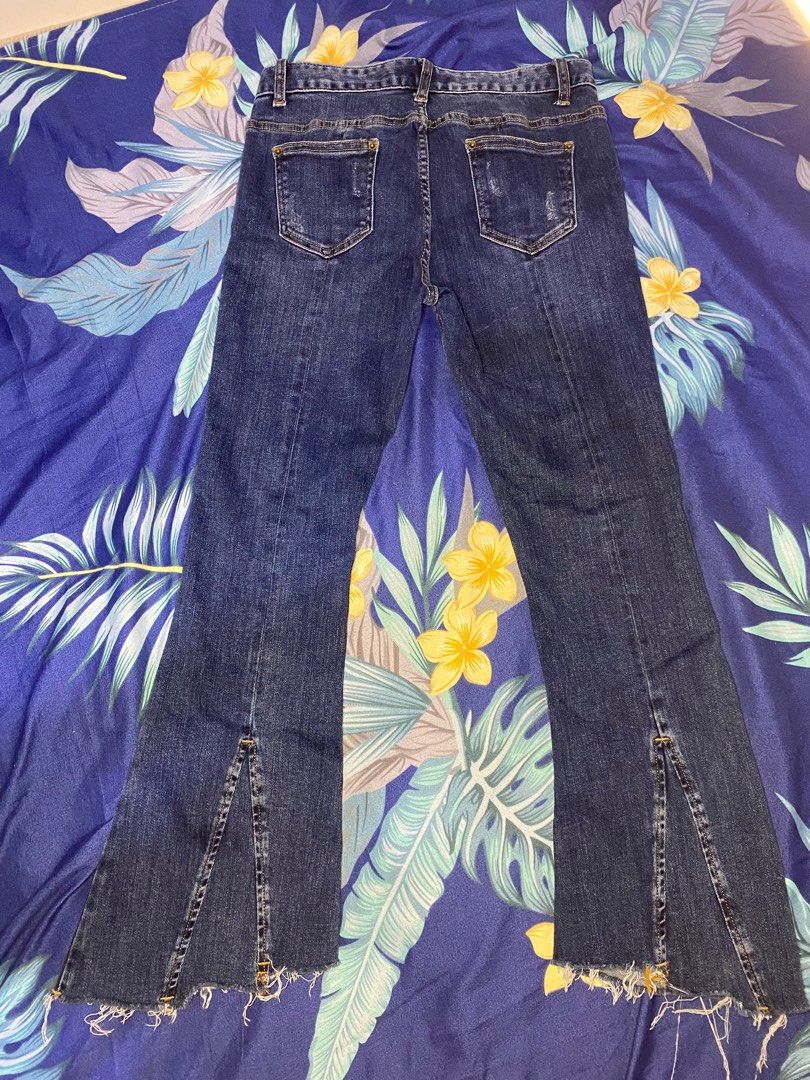 Sexy Woman Jeans (Category: Jeans) located in Binan City. Submitted by persephone_ (Listing ID 1273194506, Image 2). Description: Used once only Size 27.