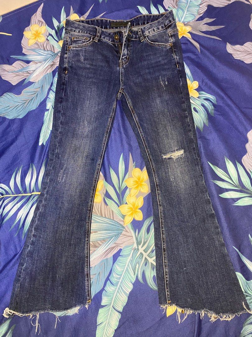 Sexy Woman Jeans (Category: Jeans) located in Binan City. Submitted by persephone_ (Listing ID 1273194506, Image 1). Description: Used once only Size 27.
