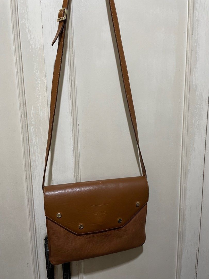 Shoulder/cross body bag (Category: Luxury Bags & Wallets) located in Quezon City. Submitted by deadmit (Listing ID 1270660902, Image 2). Description: Has minor flaws as shown in pics Very spacious, 3 compartments.