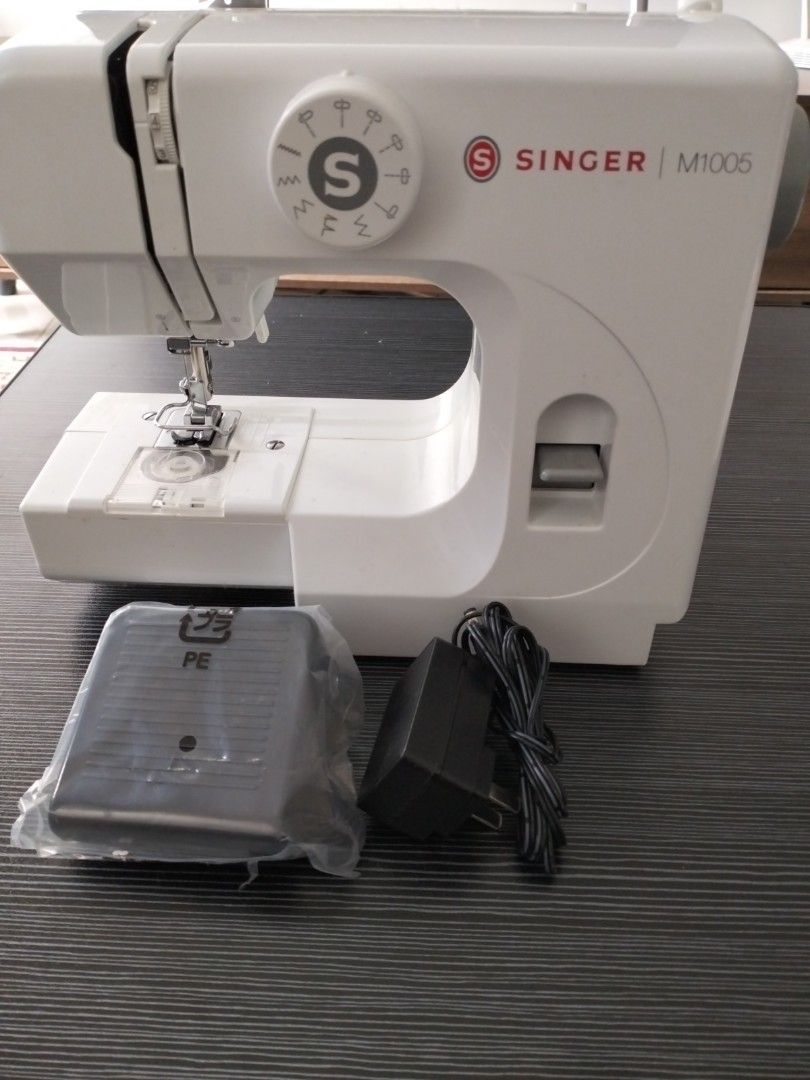 Singer M1005 portable electric sewing machine, TV & Home Appliances