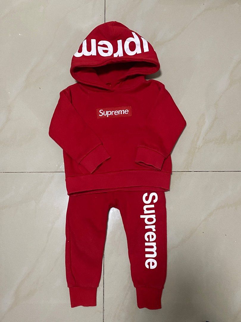 Supreme baby clothes on sale
