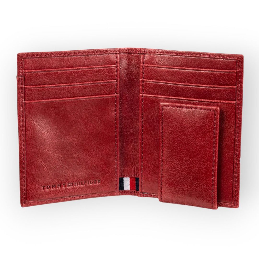 TOMMY HILFIGER Men s RFID Bifold Wallet with Magnetic Money Clip