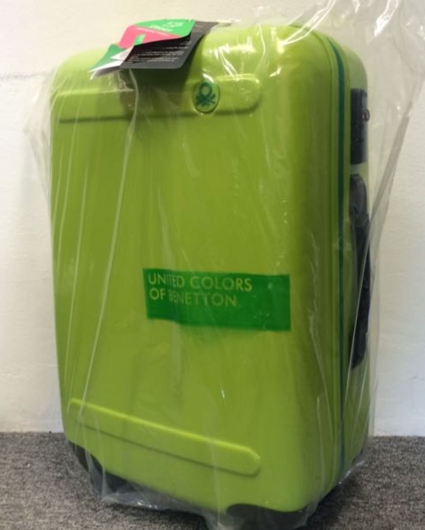 Benetton luggage shop price