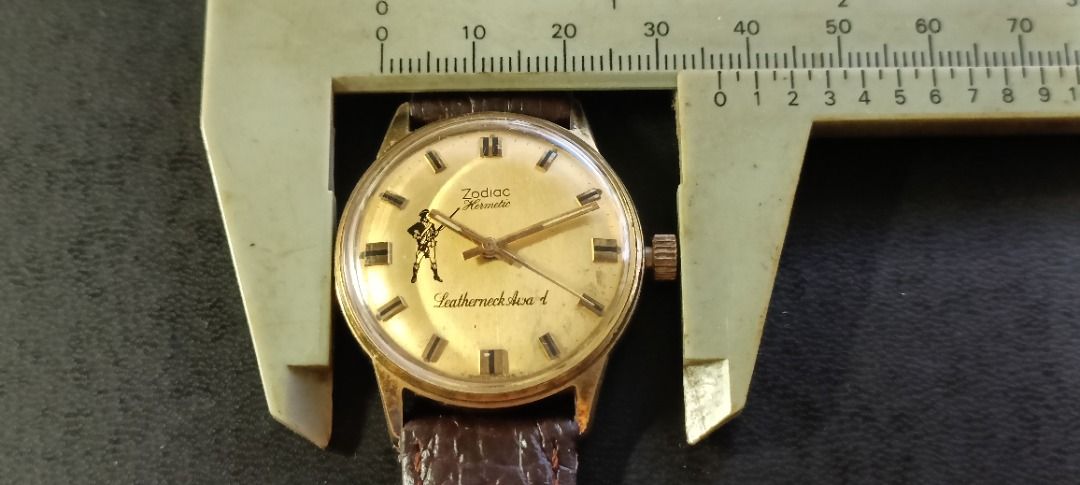 Mechanical watch hand discount winding