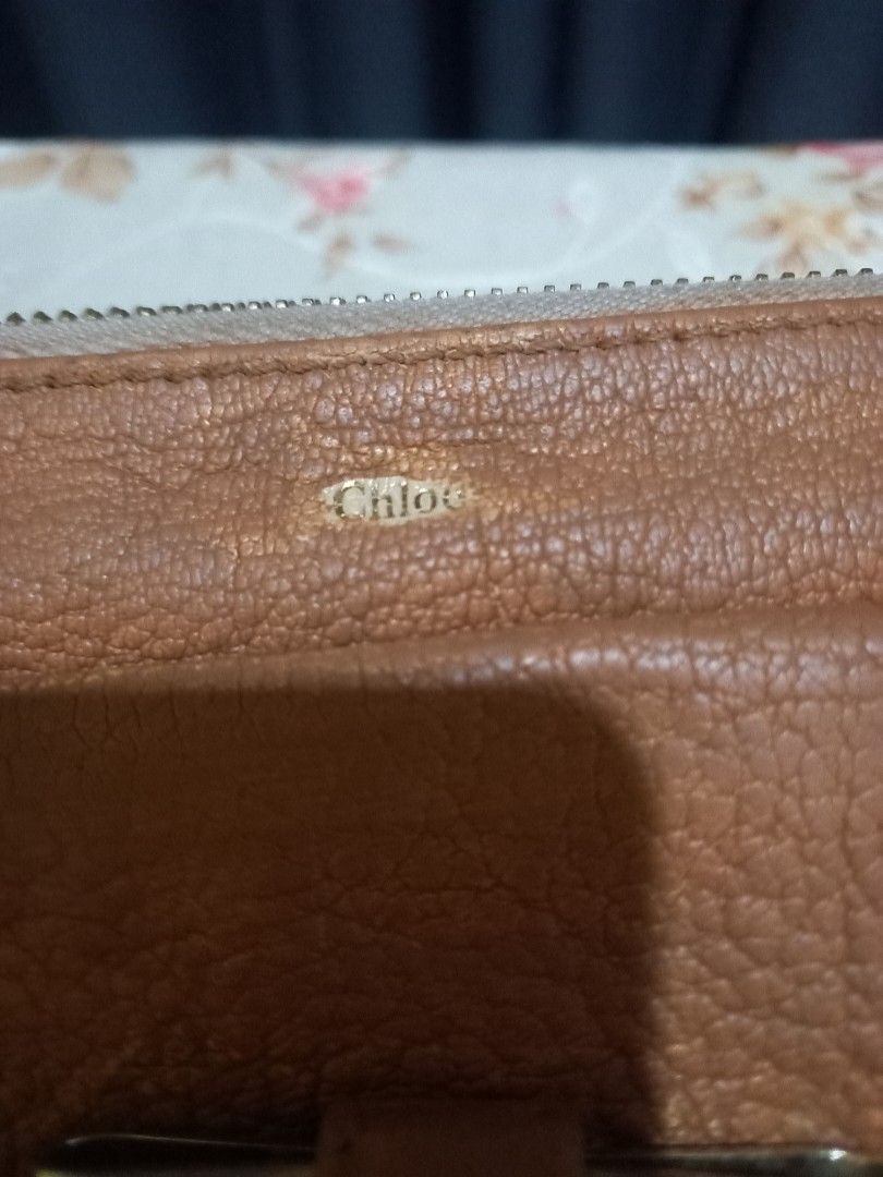 🇯🇵 Orig Chloe Wallet (Category: Luxury Bags & Wallets) located in Tuguegarao City. Submitted by preloved_japan_items (Listing ID 1270579949, Image 3). Description: orig chloé medium wallet chloé zipper with sticker recolored.