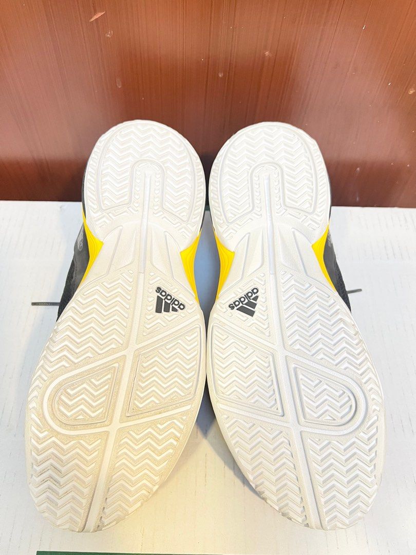 Adidas cloudfoam barricade court top