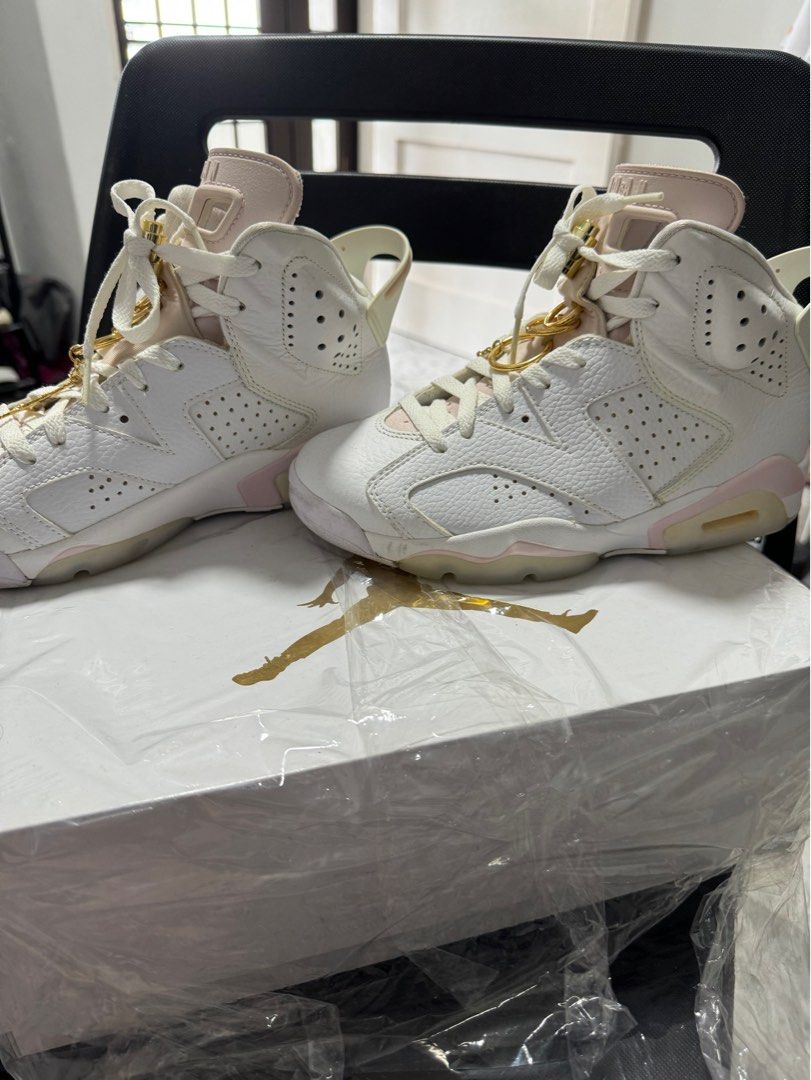 Gold retros store