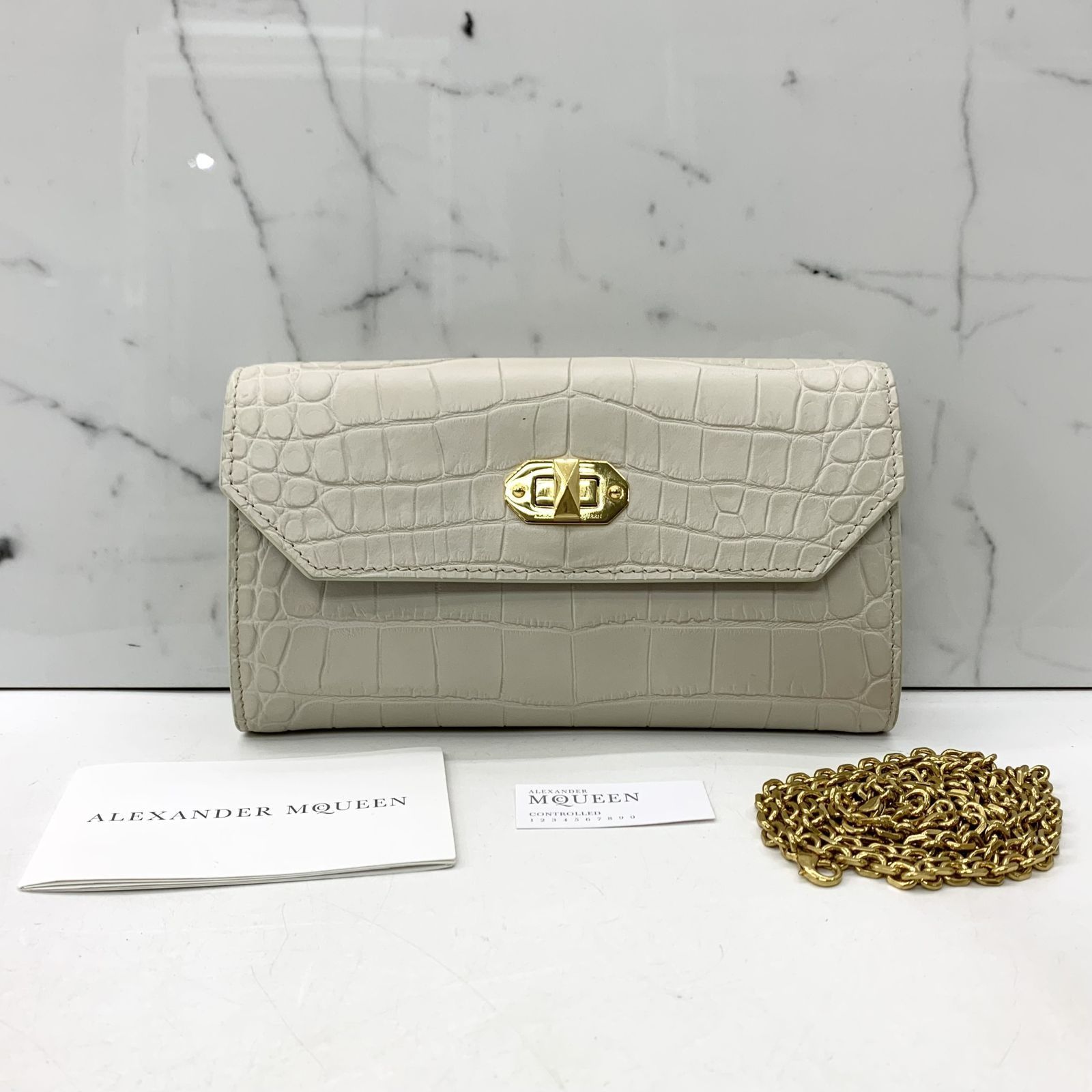 Alexander mcqueen wallet new arrivals on chain