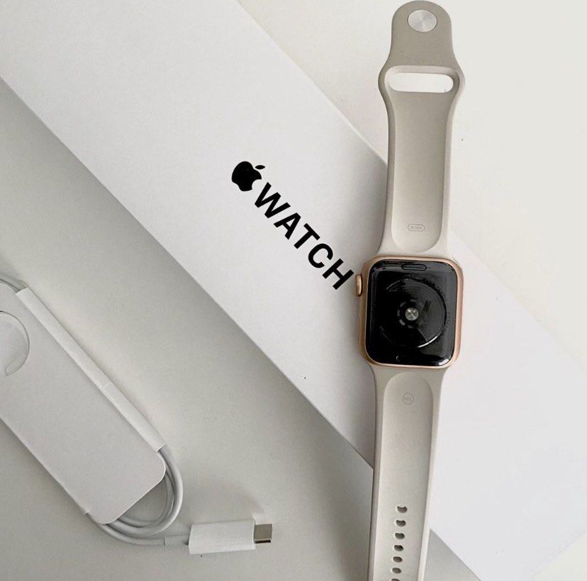 Apple Watch SE 1st Generation Women s Fashion Watches