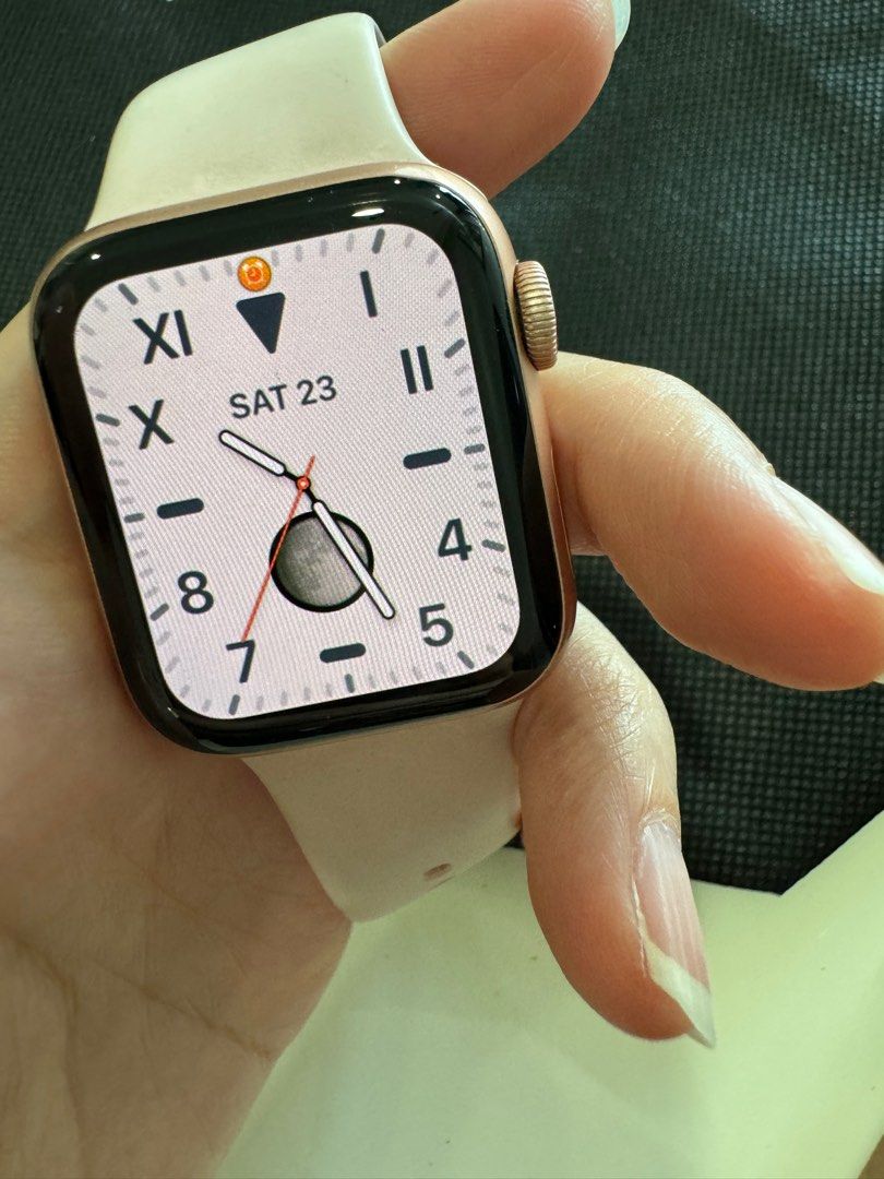 Apple Watch Series 5 40 mm GPS Cellular Mobile Phones Gadgets