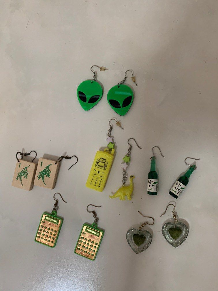 Alien earrings discount