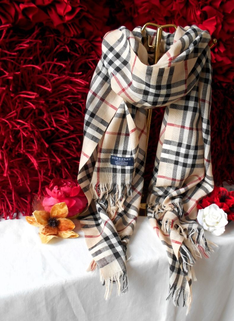 Burberry outlet shawl wrap