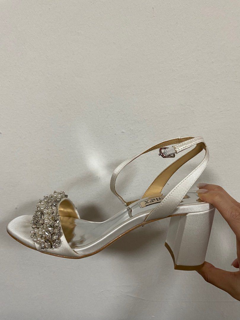 Badgley sales mischka clara