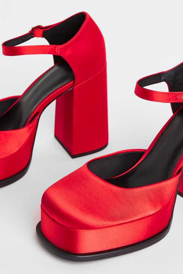 Red heels block heel top