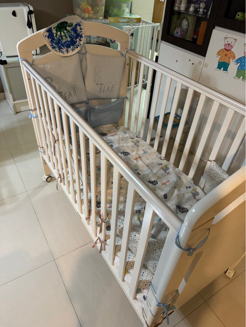 Bonbijou 5 in 1 baby cot bought at 449