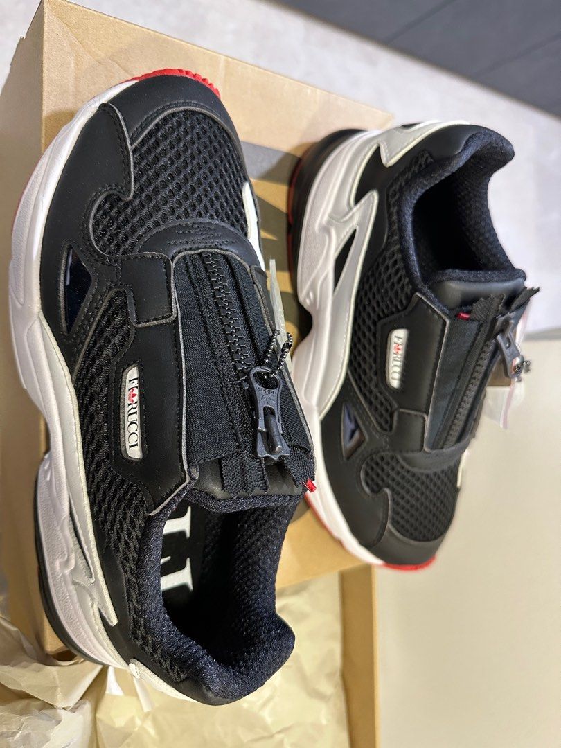 Adidas hotsell zip sneaker