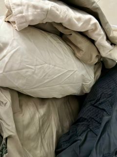 Used bed sheets deals and towels