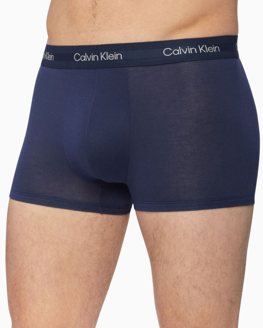 Calvin Klein Men's Ultra Soft Modal Trunks, Black, Small 