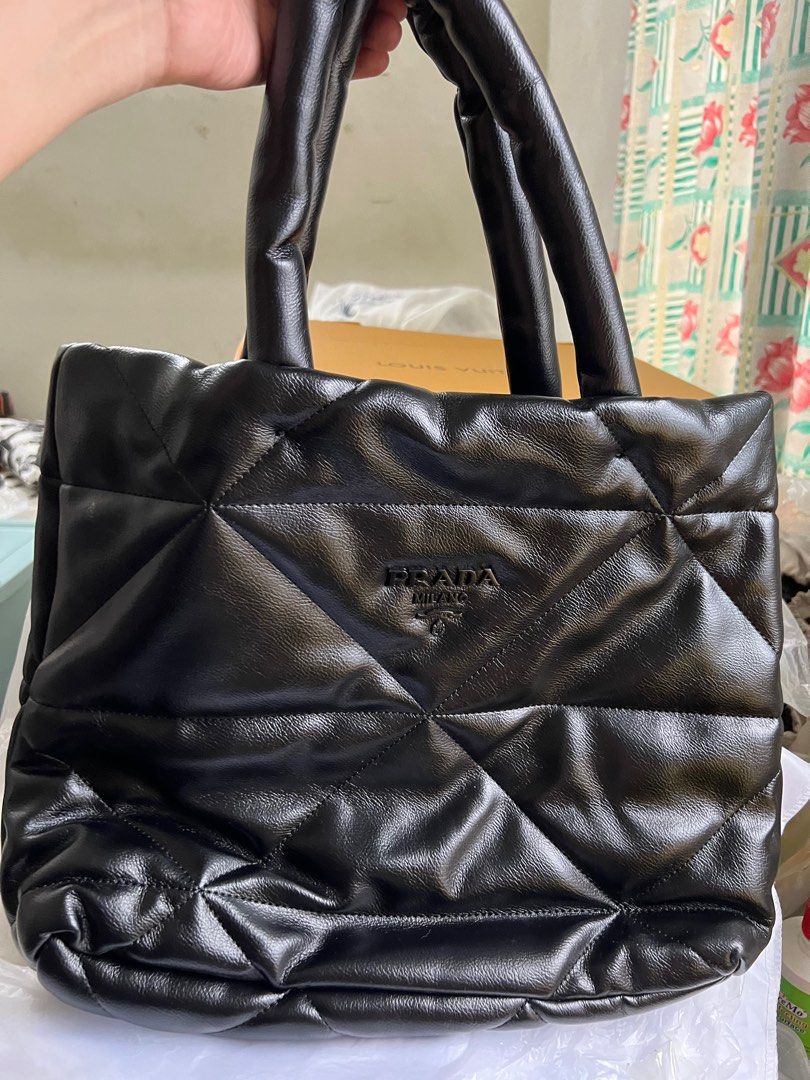 Tote clearance sales