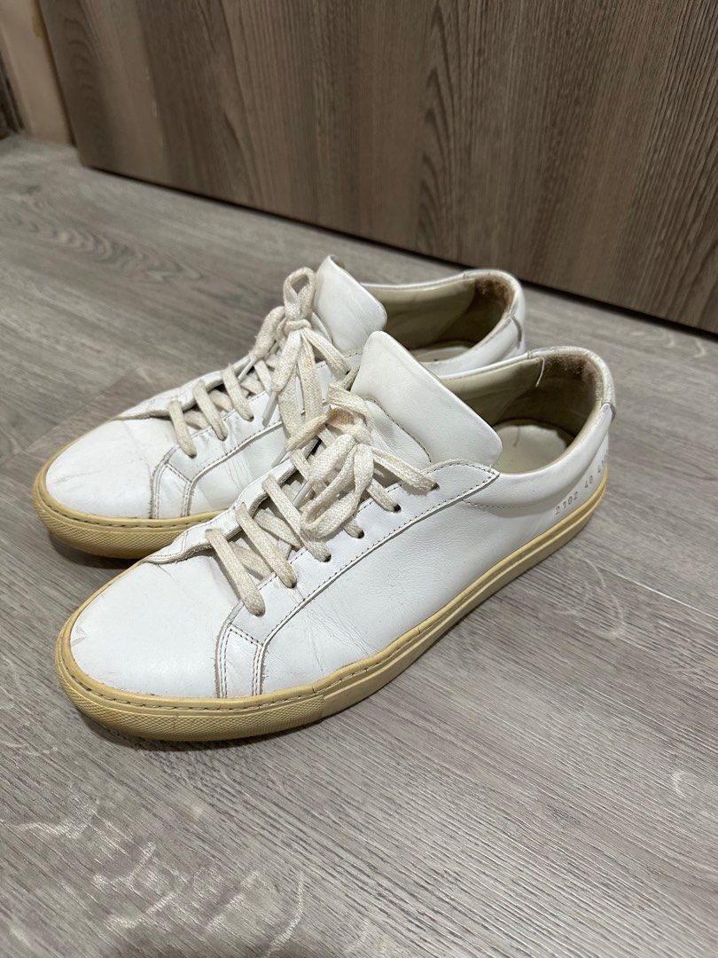 Common store projects worn
