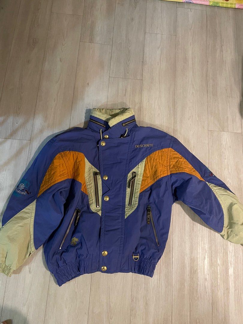 Descente Winter ski jacket Men s Fashion Activewear on Carousell