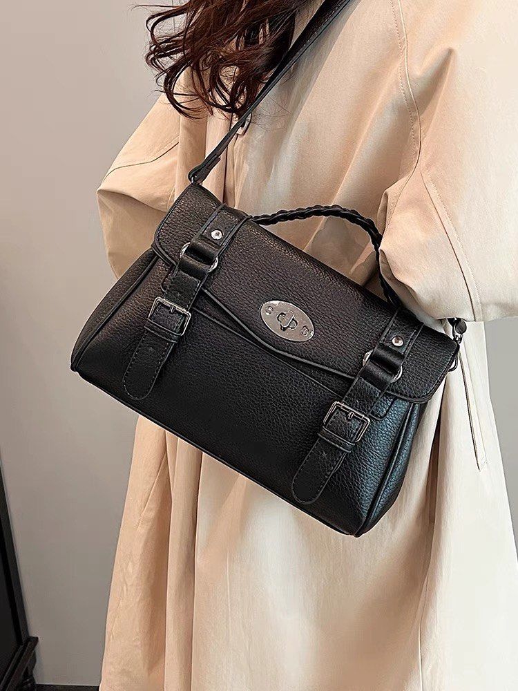 Fashion handbags for women 2023 new versatile small bag Korean