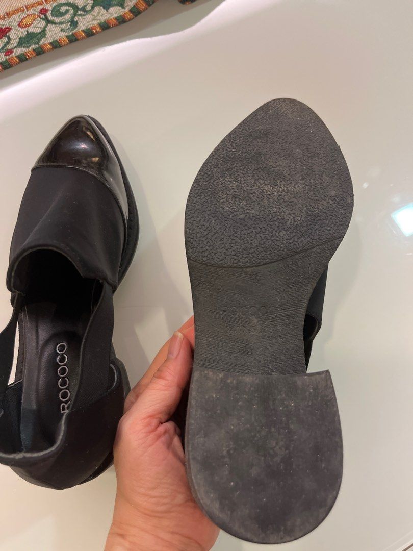 Cut shoes shop with heels