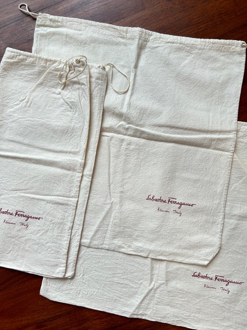 Ferragamo belt sales dust bag