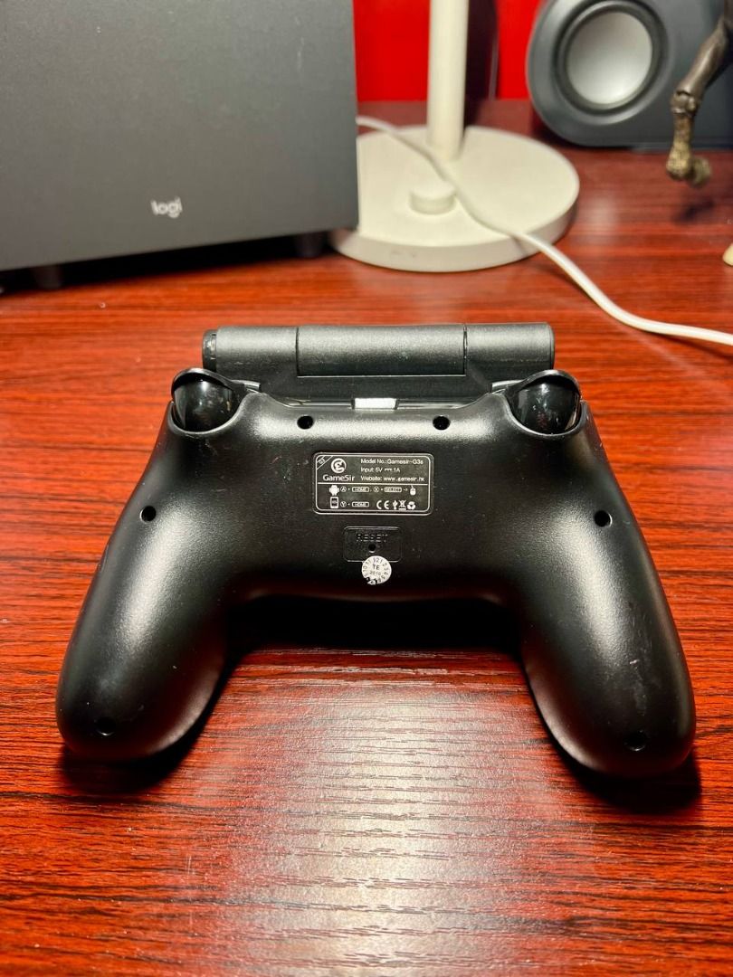 Gamesir G3 Gamepad (Category: Controllers) located in Baguio. Submitted by carlbenta (Listing ID 1273615626, Image 2). Description: Gamesir G3 Gamepad -Working well -All buttons working -Connecting well -How to connect and specs info: https://www.gamesir.hk/pages/g3s-tutorial Issues: -Scratches Inclusion: -Unit only Location: Baguio City Shipping: J&T/FLASH.