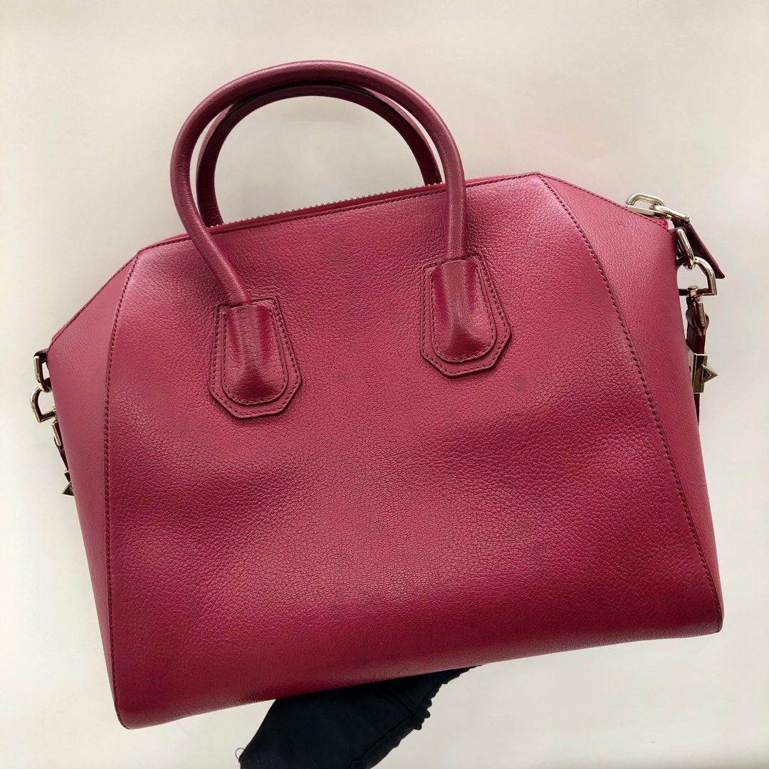 Is givenchy antigona a hotsell classic