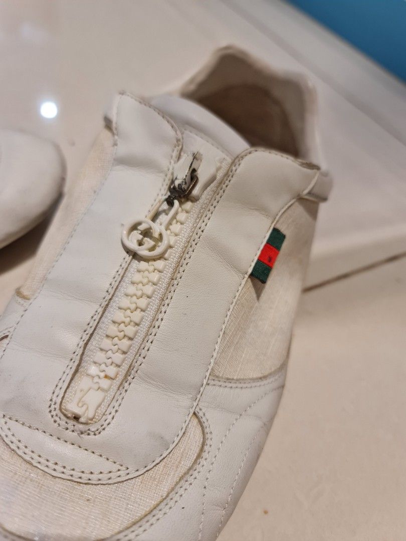 Gucci sneaks prada bag best sale