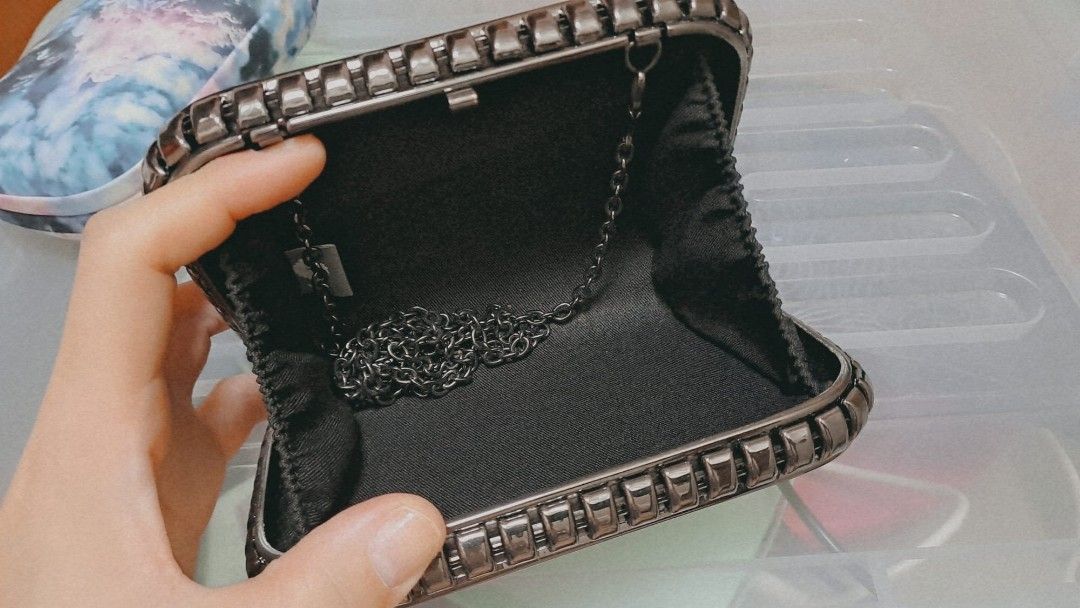 Helen hotsell chain clutch