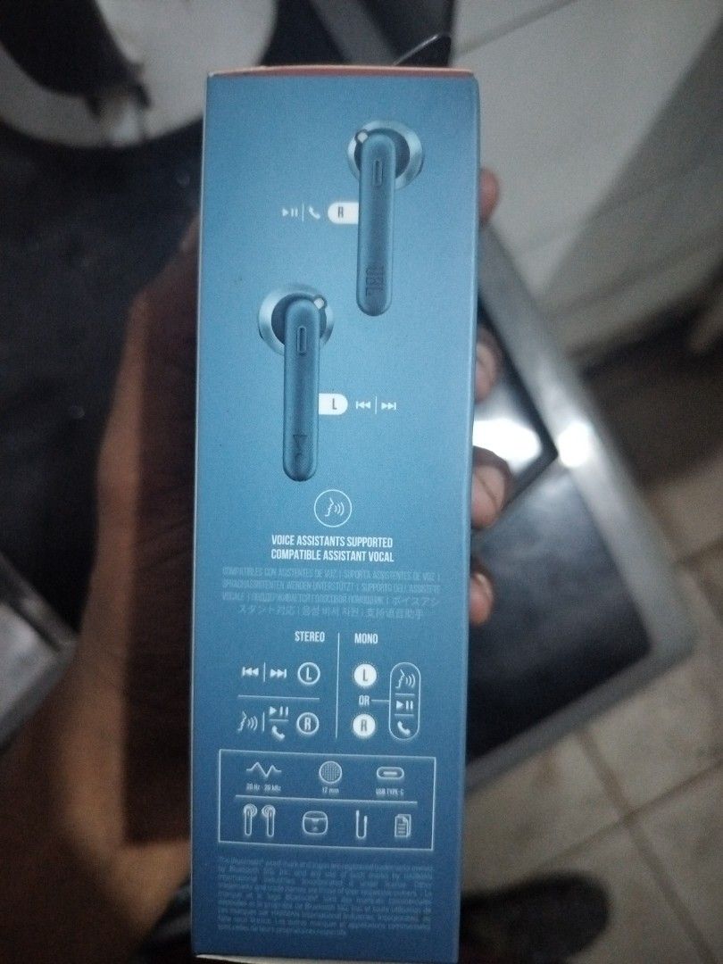 JBL Tune 225 Tws Audio Earphones on Carousell