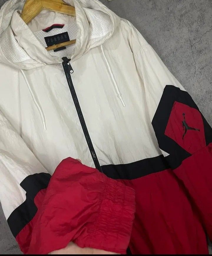 JORDAN DIAMOND WINDBREAKER Men s Fashion Coats Jackets and