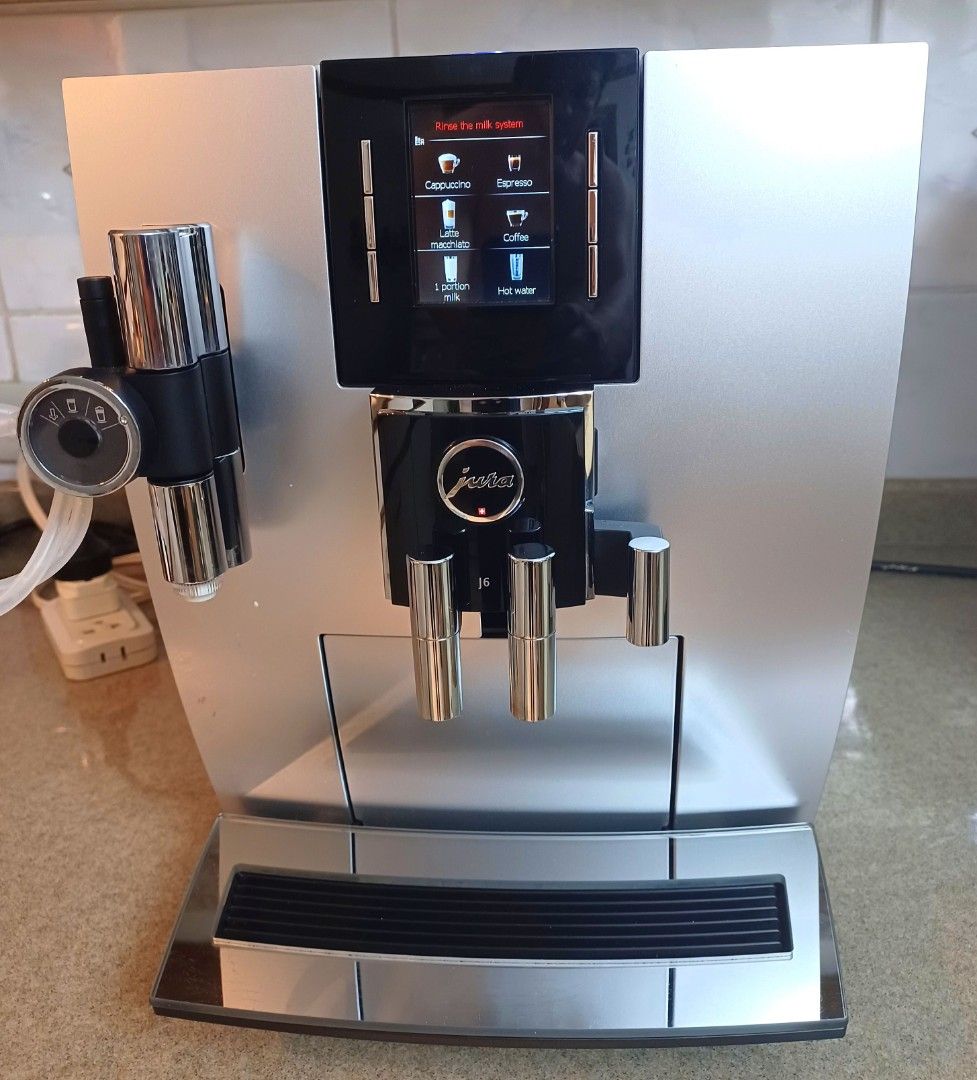 Jura Impressa J6 Super Automatic Coffee Espresso Machine (Category: Coffee Machines & Makers) located in Paranaque City. Submitted by jaysanti (Listing ID 1273618912, Image 1). Description: Jura 6 Bean to cup machine heavy duty and can make different milk based drinks, latte, cappuccino, flat white, espresso, coffee etc. fully programmable 0-9-1-5-2-8-7-2-7-5-6. Swiss Made 220V. home use ￼ ￼ J6 360° pleasure for all the senses The J6 is undoubted