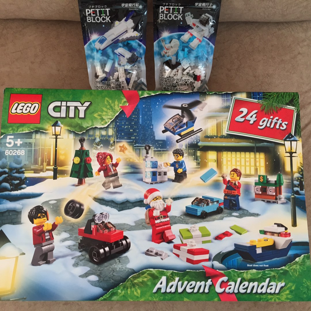 Lego City Christmas Holiday Festival Advent Calendar Minifigure