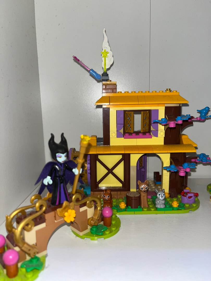 Lego disney aurora forest cottage clearance