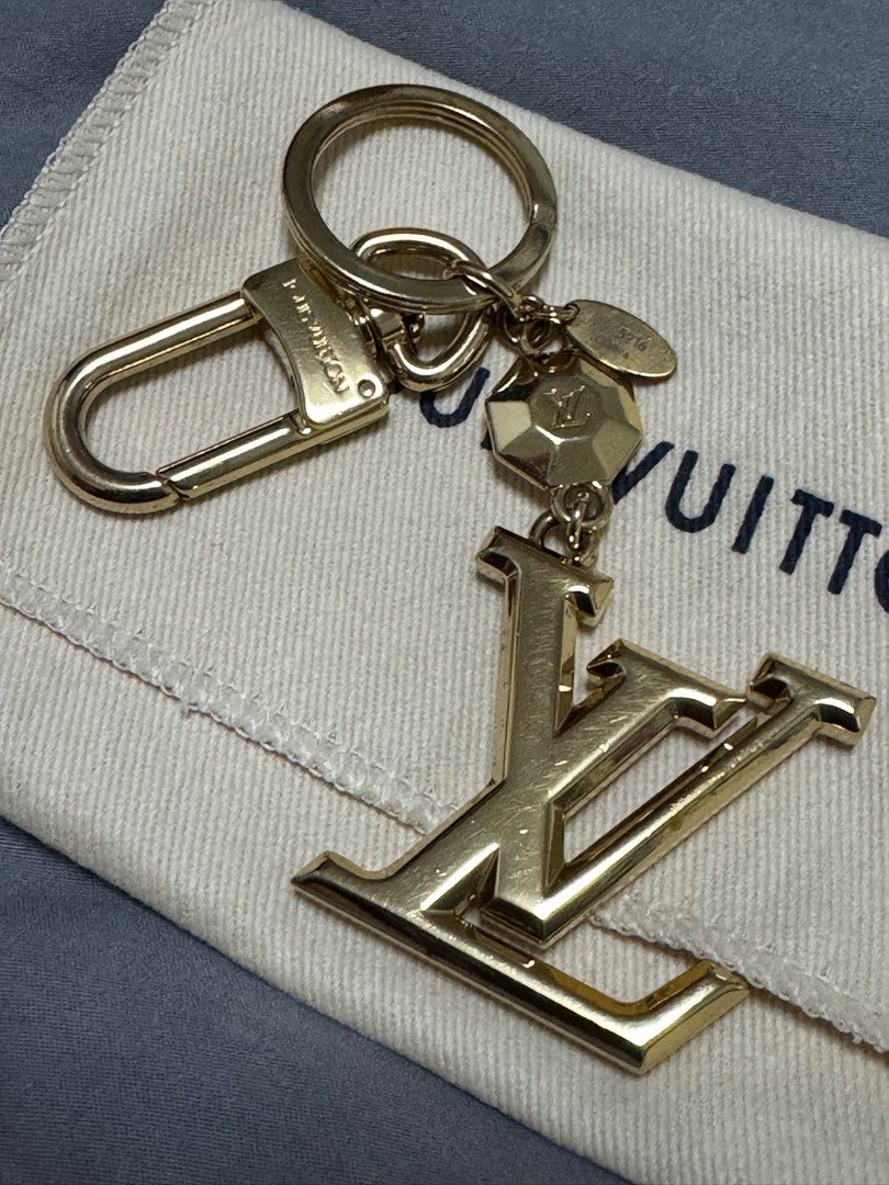 Lv facettes bag hotsell charm & key holder