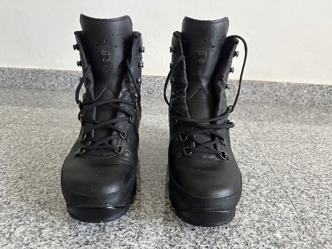 Lowa patrol boots black hotsell