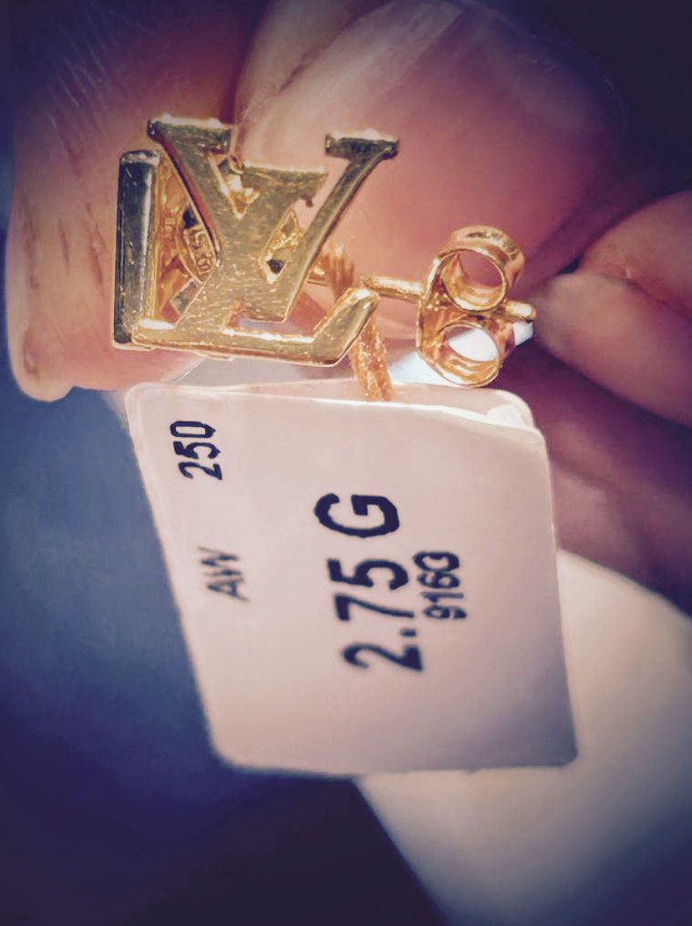 Gold louis deals vuitton earrings