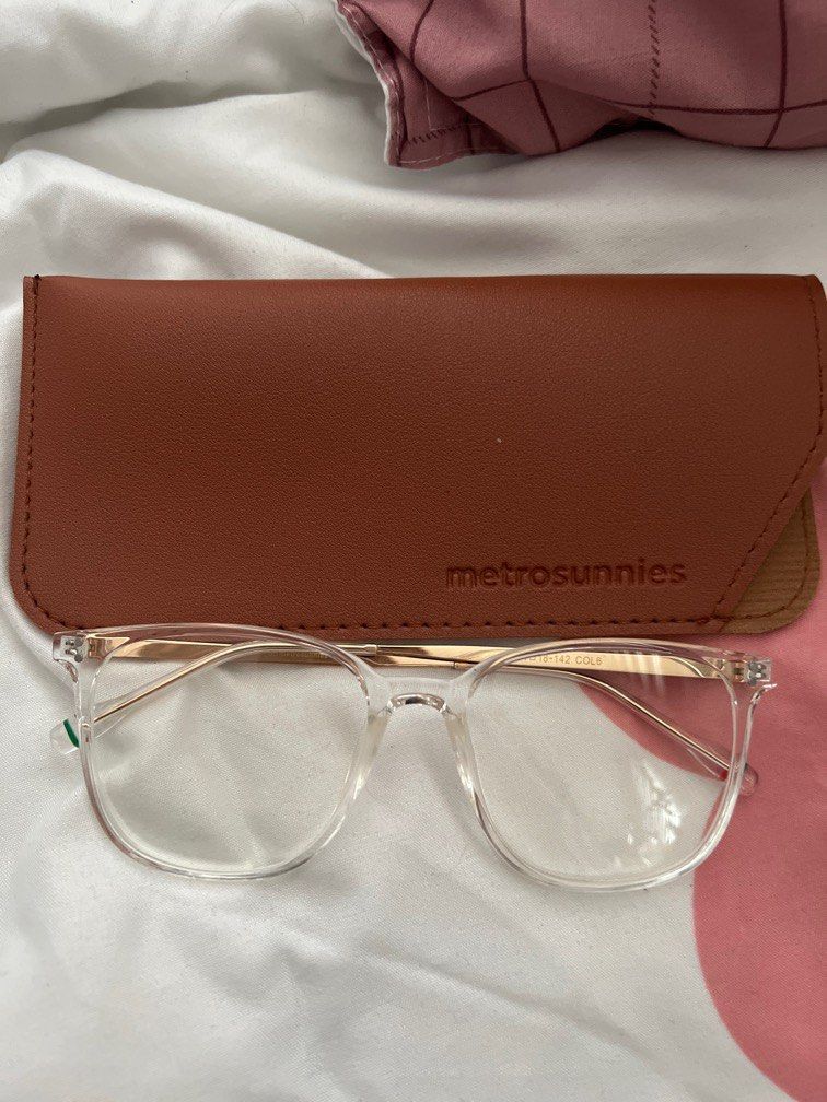 metrosunnies fox specs transparent frame (Category: Sunglasses & Eyewear) located in Quezon City. Submitted by younglizcart (Listing ID 1273529206, Image 2). Description: — brand new unused RFS: di bagay sakin LOC MM QC ! FIXED PRICE NA PO no last price.