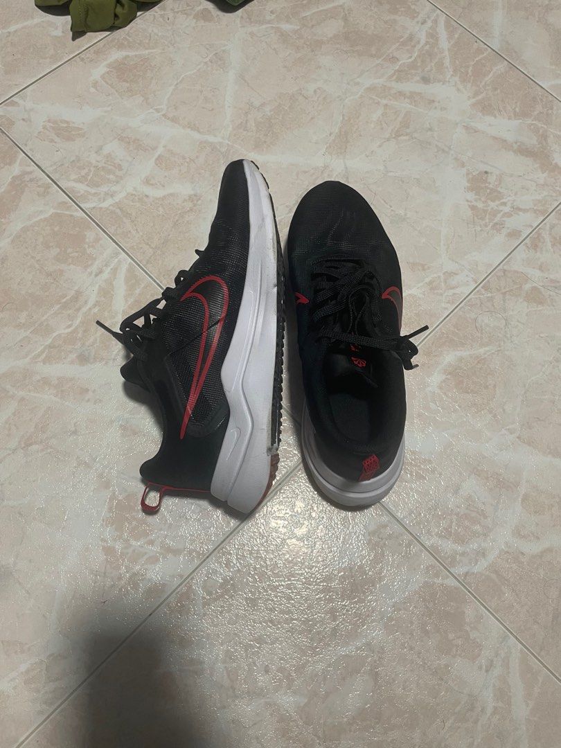 Red store nike downshifter