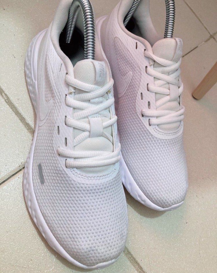 nike revolution US women s size 7 24 cm Women s Fashion