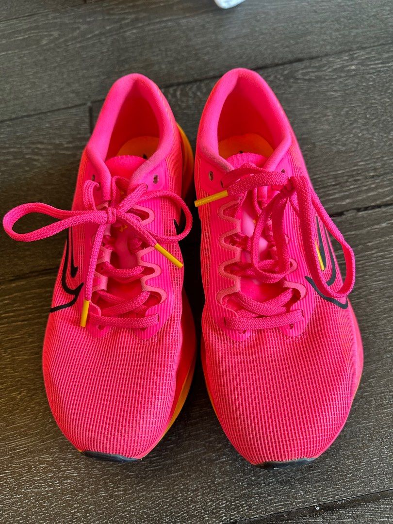 zoomx running shoes