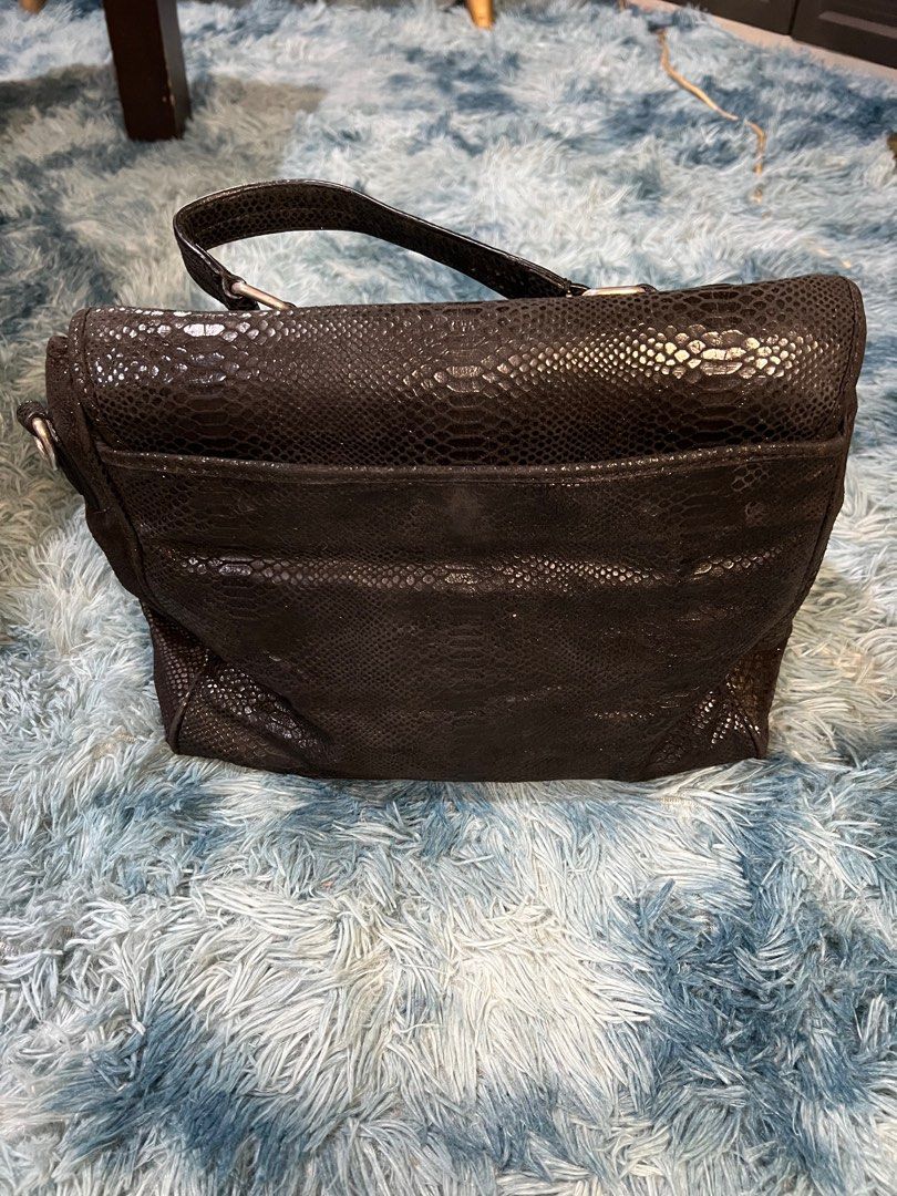 Nine west best sale messenger bags