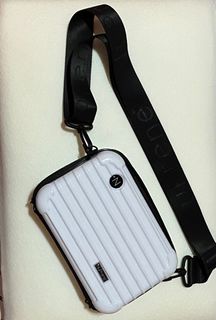 (Category: ) located in . Submitted by mercedshop (Listing ID 1273506514, Image 1). Description: .