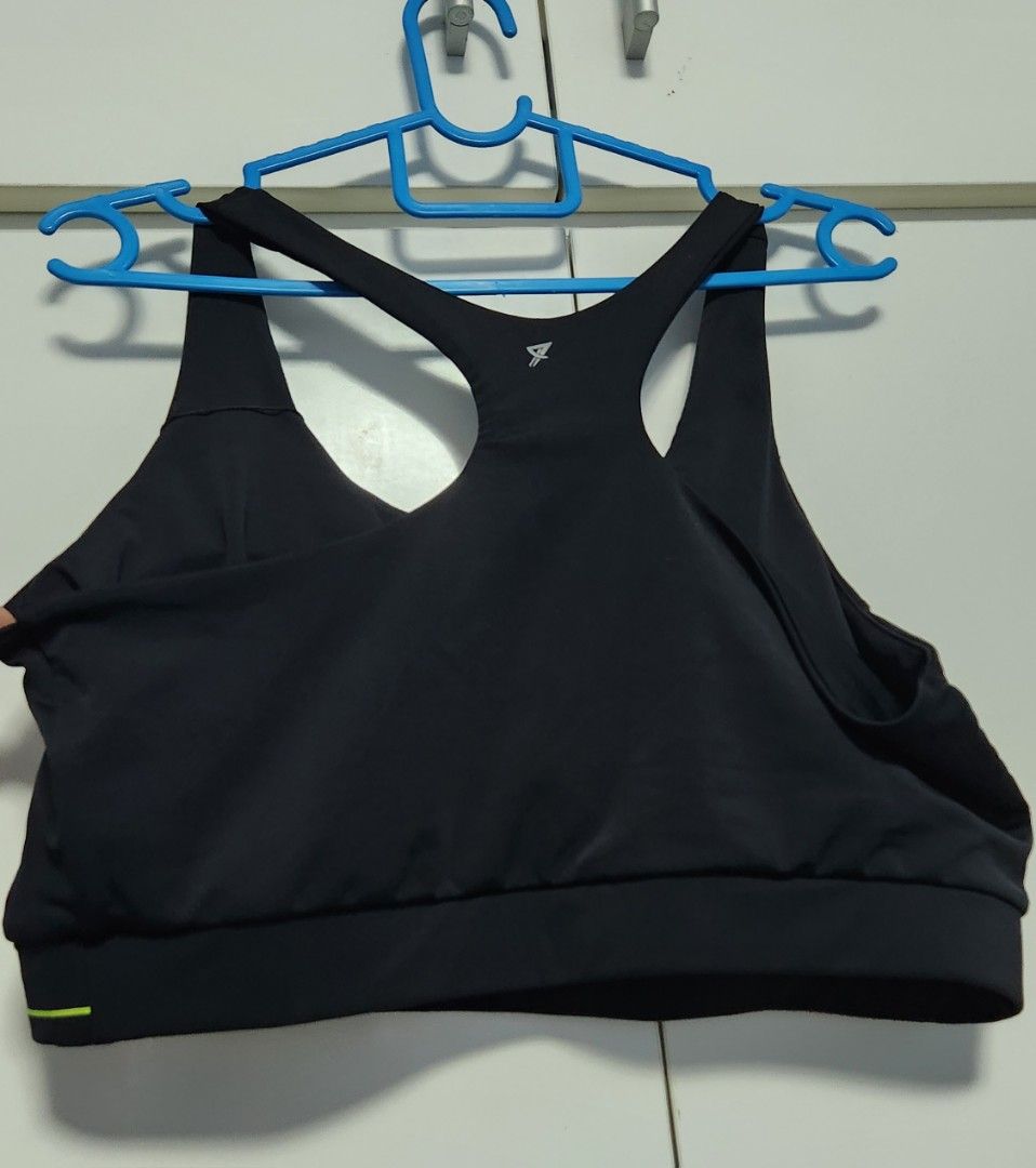 PRIMARK Train to Gain Sports Bra Lime Size L, Women's Fashion, Activewear  on Carousell